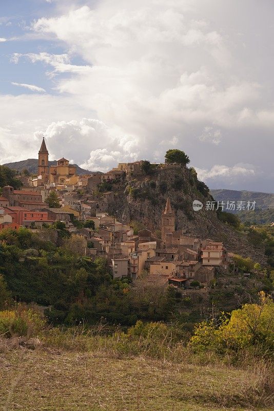 Novara di Sicilia，意大利西西里岛的一个山村